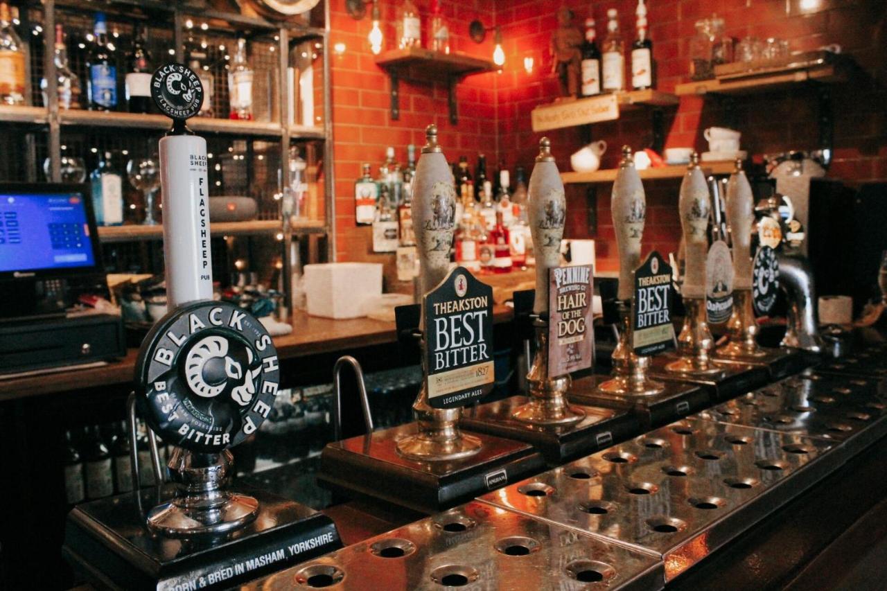The Bay Horse, Masham Hotel Bagian luar foto