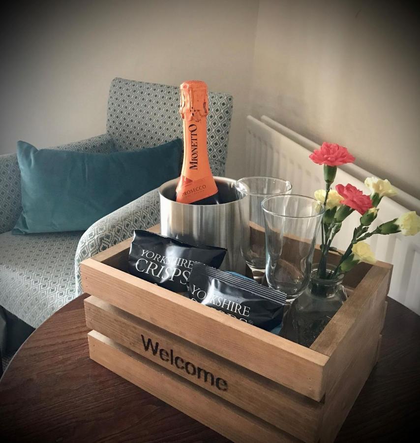 The Bay Horse, Masham Hotel Bagian luar foto