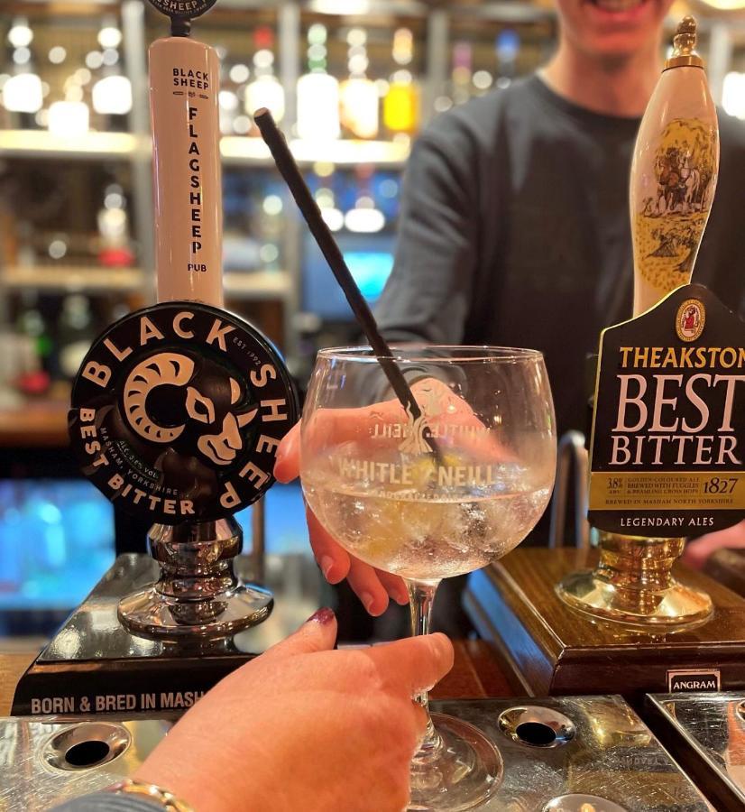 The Bay Horse, Masham Hotel Bagian luar foto