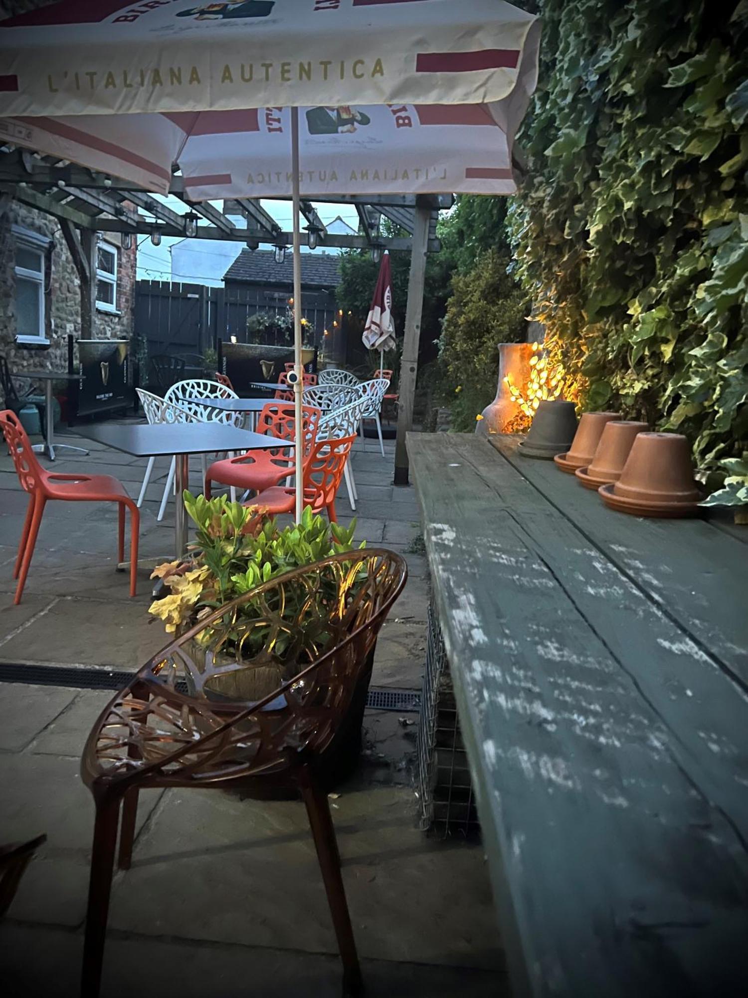 The Bay Horse, Masham Hotel Bagian luar foto